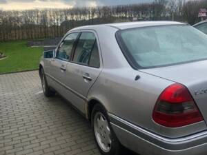 Image 3/12 of Mercedes-Benz C 200 (1997)