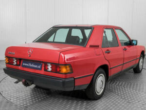 Image 20/50 of Mercedes-Benz 190 D (1984)