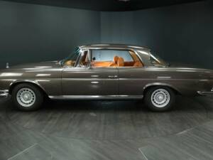 Image 3/30 of Mercedes-Benz 280 SE 3,5 (1970)