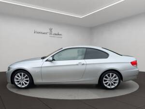 Bild 2/23 von BMW 320i (2009)