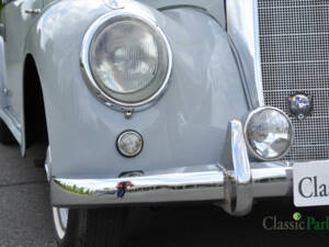 Image 37/50 of Mercedes-Benz 220 (1952)