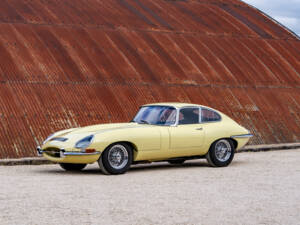Image 4/38 of Jaguar Type E 3.8 (1963)