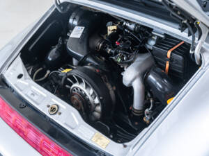 Imagen 43/45 de Porsche 911 Carrera 2 (1990)