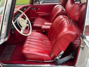 Bild 23/75 von Mercedes-Benz 280 SE 3,5 (1971)