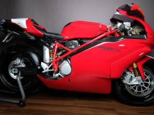 Immagine 1/11 di Ducati DUMMY (2005)
