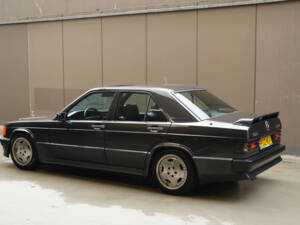 Image 3/83 of Mercedes-Benz 190 E 2.3-16 (1984)