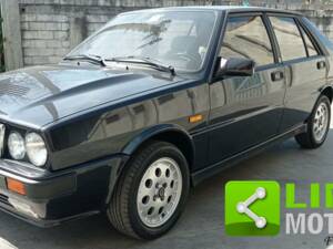 Immagine 1/10 di Lancia Delta 1.6 HF Turbo (1991)