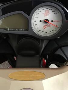 Image 6/8 of MV Agusta DUMMY (2007)
