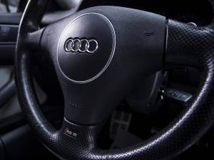 Image 22/34 of Audi RS6 Avant (2004)
