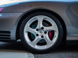 Afbeelding 14/50 van Porsche 911 Carrera 4S (2004)
