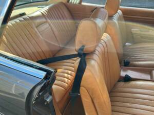 Image 14/19 of Mercedes-Benz 280 SLC (1976)