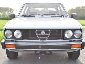 Imagen 5/36 de Alfa Romeo Alfetta 2.0 (1981)