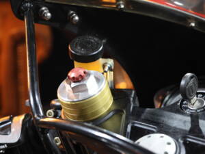 Image 21/36 of Laverda DUMMY (2001)