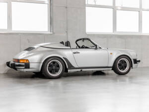 Image 3/9 de Porsche 911 Speedster 3.2 (1989)