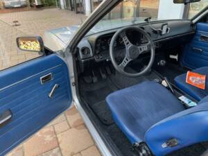 Bild 6/8 von Opel Manta  2,0 S (1978)