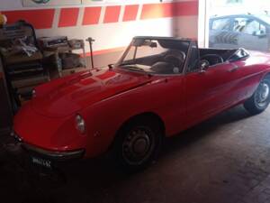 Image 27/47 of Alfa Romeo 1300 Spider Junior (1969)