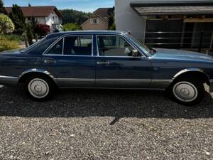 Image 2/8 de Mercedes-Benz 420 SE (1986)