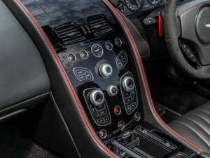 Bild 42/50 von Aston Martin DB 9 GT Volante (2016)