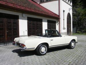 Image 4/40 of Mercedes-Benz 280 SL (1969)