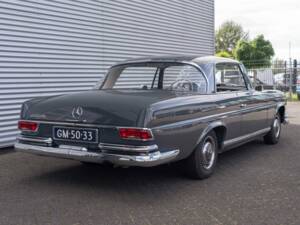 Image 4/7 of Mercedes-Benz 220 SE b (1964)