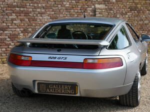 Immagine 22/50 di Porsche 928 GTS (1993)