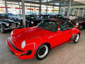 Image 3/20 of Porsche 911 Carrera 3.2 (1986)