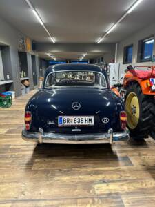 Image 4/12 de Mercedes-Benz 190 b (1960)