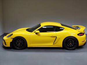 Image 2/25 of Porsche 718 Cayman GT4 (2021)