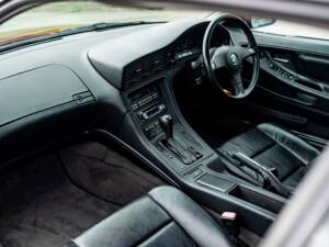 Image 26/45 of BMW 850i (1991)