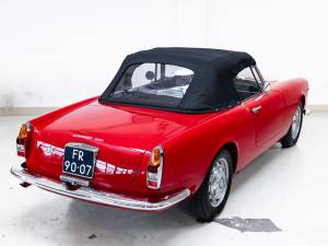 Imagen 6/44 de Alfa Romeo 2600 Spider (1965)