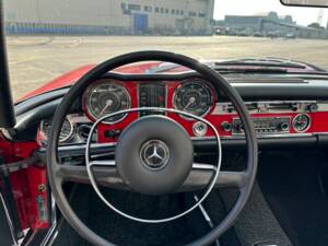 Immagine 42/54 di Mercedes-Benz 280 SL (1968)