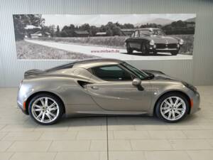 Image 6/13 of Alfa Romeo 4C (2014)