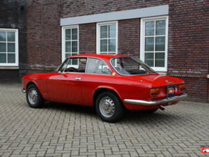 Afbeelding 4/15 van Alfa Romeo 1750 GT Veloce (1969)