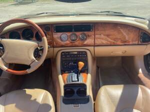 Bild 16/33 von Jaguar XK8 4.0 (1997)