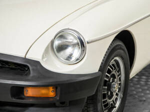 Image 22/50 of MG MGB GT V8 (1975)