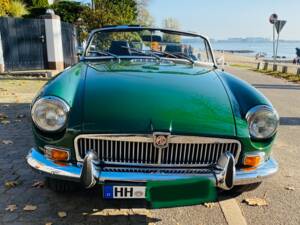 Image 4/17 of MG MGB (1979)