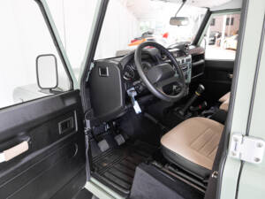 Image 7/36 of Land Rover Defender (2016)