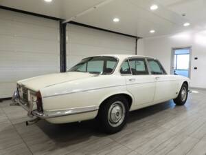 Afbeelding 4/15 van Jaguar XJ 6 4.2 (1972)