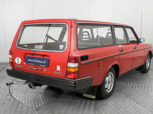 Image 25/50 of Volvo 240 (1983)