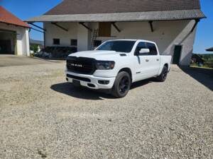Image 31/62 of Dodge Ram 1500 (2020)