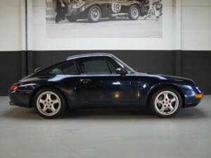 Image 3/50 of Porsche 911 Carrera (1995)