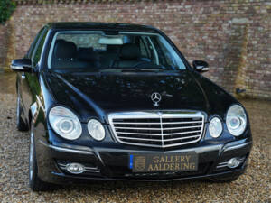 Image 28/50 of Mercedes-Benz E 230 (2009)