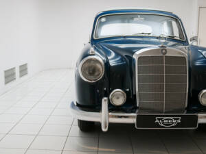 Afbeelding 15/18 van Mercedes-Benz 220 SE (1958)