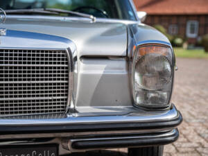 Image 5/40 of Mercedes-Benz 250 CE (1970)