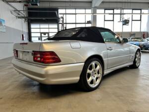 Image 74/82 of Mercedes-Benz SL 500 &quot;Silver Arrow&quot; (2001)