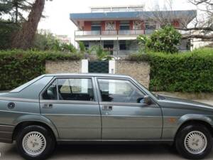 Image 6/10 de Alfa Romeo 75 1.8 (1988)