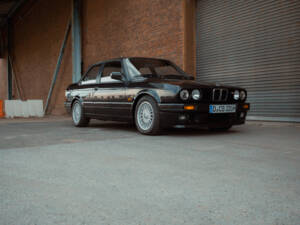Image 22/42 of BMW 320is (1989)