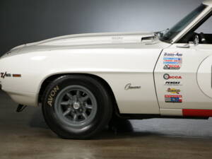 Image 13/37 of Chevrolet Camaro SS Sport (1969)