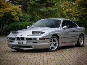 Image 1/8 de BMW 830i (1992)