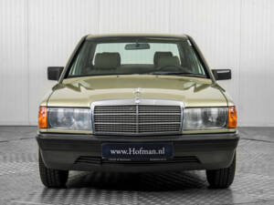 Afbeelding 14/50 van Mercedes-Benz 190 E (1986)